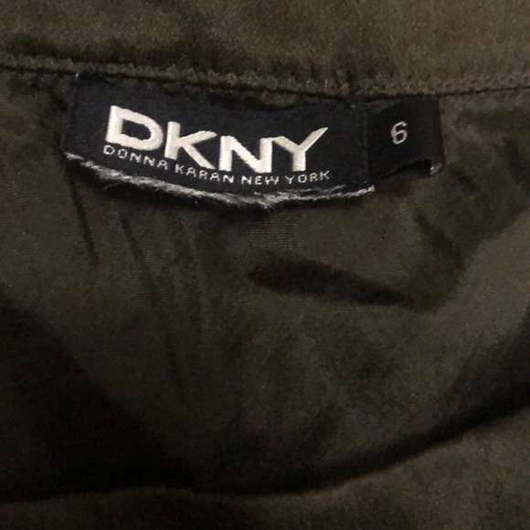 DKNY 💯% silk size 6 - Picture 2 of 5